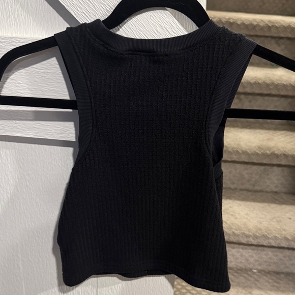 White Fox Boutique Black Sleeveless Tank Top - Picture 4 of 4